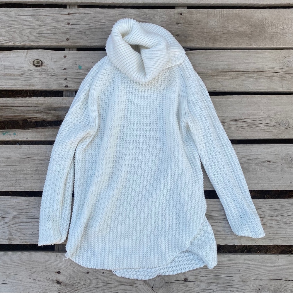 And Eawy woman’s white turtleneck sweater XS - Picture 1 of 5